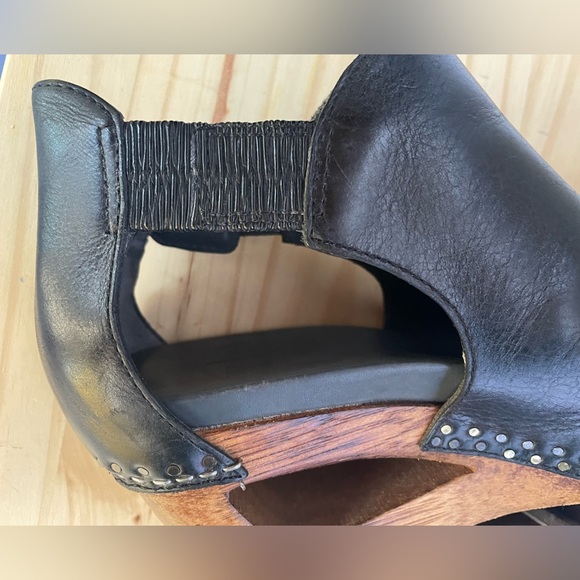 Dansko Sable Black Wedge Sandals Size 37 /US 6.5 or 7, Leather, Handcrafted $220 - Picture 10 of 16